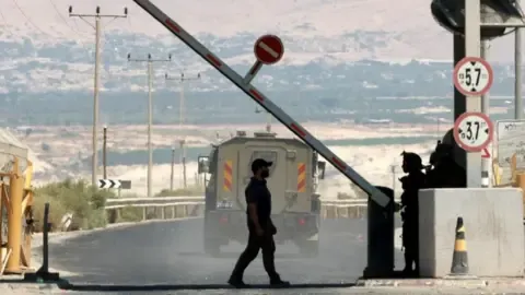 Two Persons Gunned Down in Assault Near West Bank-Jordan Checkpoint, Israeli Military States