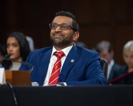 Top US Lawman Sports Liverpool Tie at Senate Session