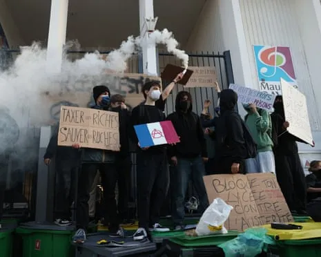 Recently Appointed French PM Faces Mounting Pressure as Countrywide Protests Disrupt Schools and Transport