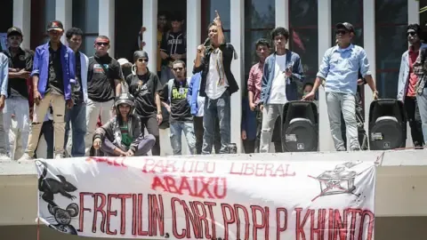 East Timor Cancels Initiative to Supply Complimentary Vehicles for MPs In Response to Mass Demonstrations
