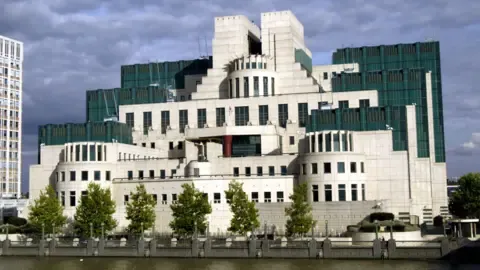 MI6 Launches Dark Web Gateway to Lure Agents in the Russian Federation