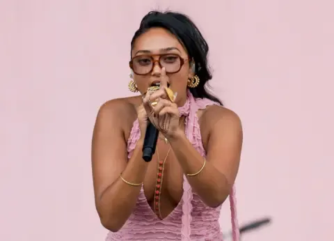 Joy Crookes Embracing Flawless Standards – Her Art Benefits for It