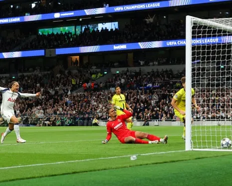 Luiz Júnior's Crucial Error Hands Spurs Opening-Night Triumph